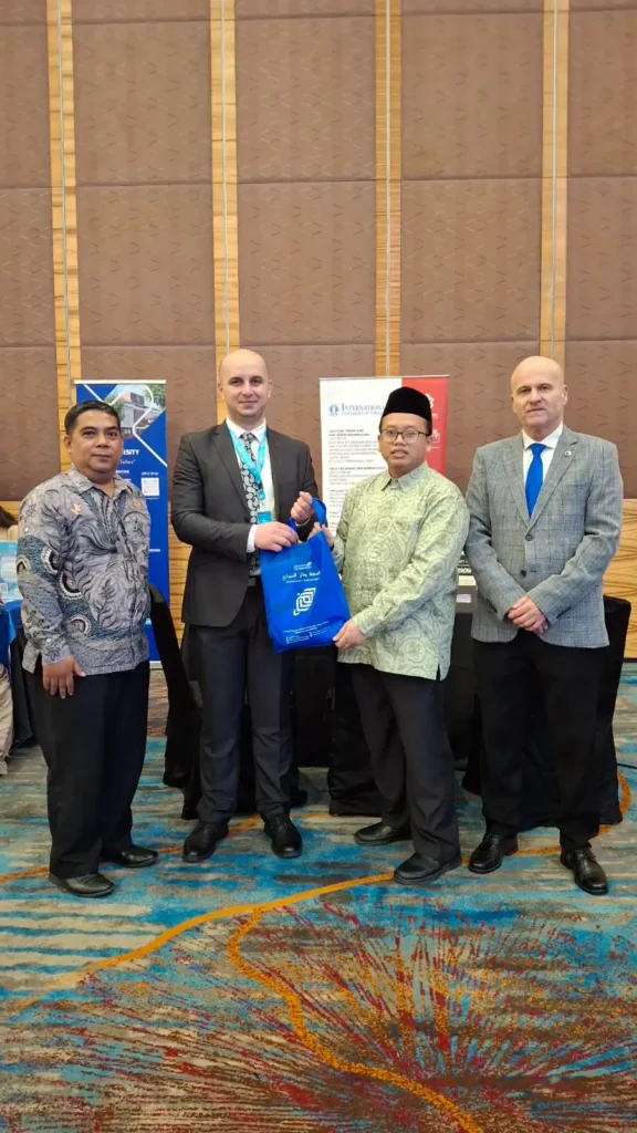 Audiensi dan Silaturahmi Dosen RPL Darunnajah dengan Perwakilan Bosnia dan Herzegovina Audiensi dan Silaturahmi Dosen RPL Darunnajah dengan Perwakilan Bosnia dan Herzegovina