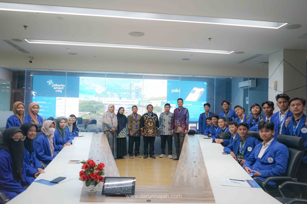 Perluas wawasan penerapan teknologi Prodi Rekayasa Perangkat Lunak kunjungi Jakarta Smart City
