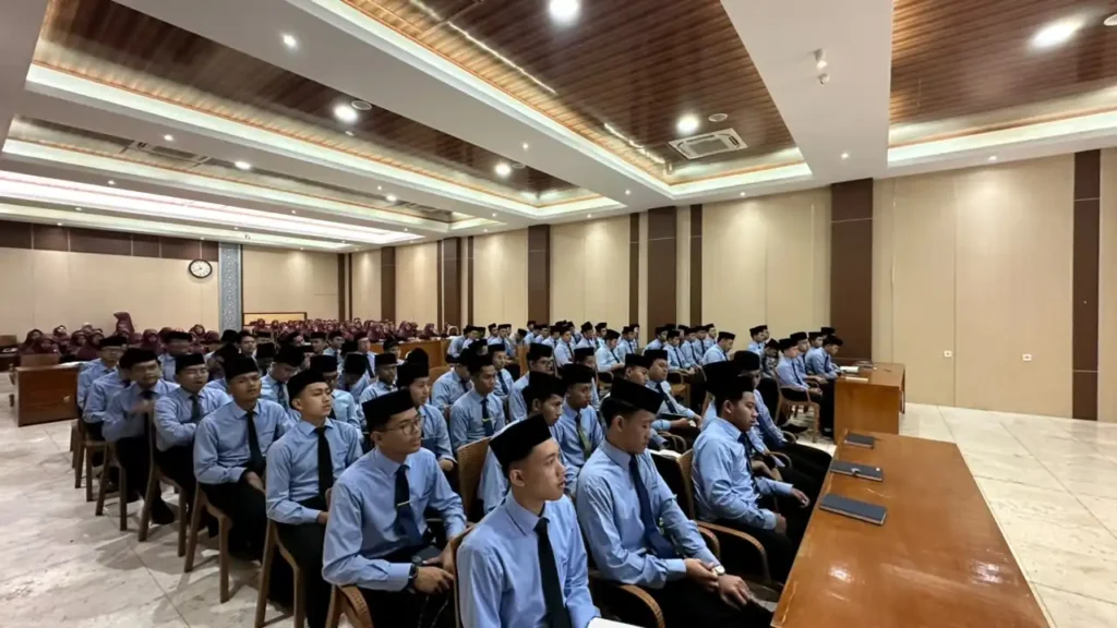 Universitas Darunnajah Sosialisasikan Program Studi kepada Santri Kelas Akhir TMI